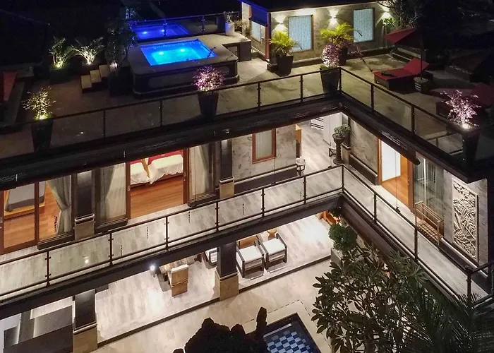 Winy Estate - Luxury With Rooftop Jacuzzi
