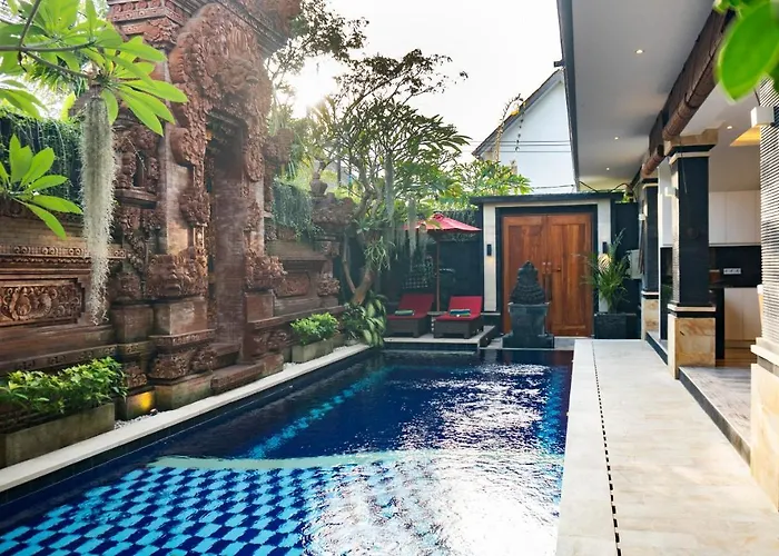 Winy Estate - Luxury With Rooftop Jacuzzi Villa Canggu (Bali)