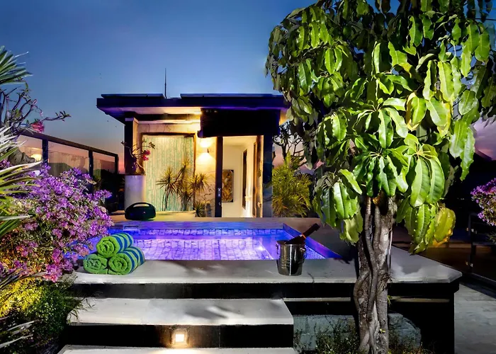 Winy Estate - Luxury With Rooftop Jacuzzi Villa *