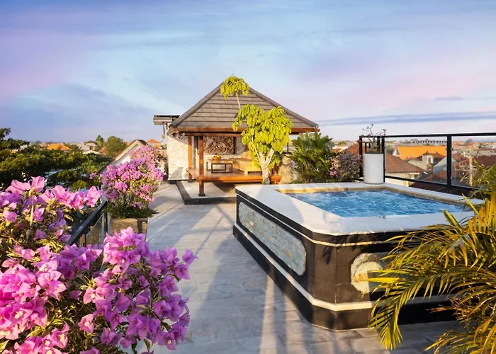 Villa Winy Estate - Luxury With Rooftop Jacuzzi Canggu (Bali)